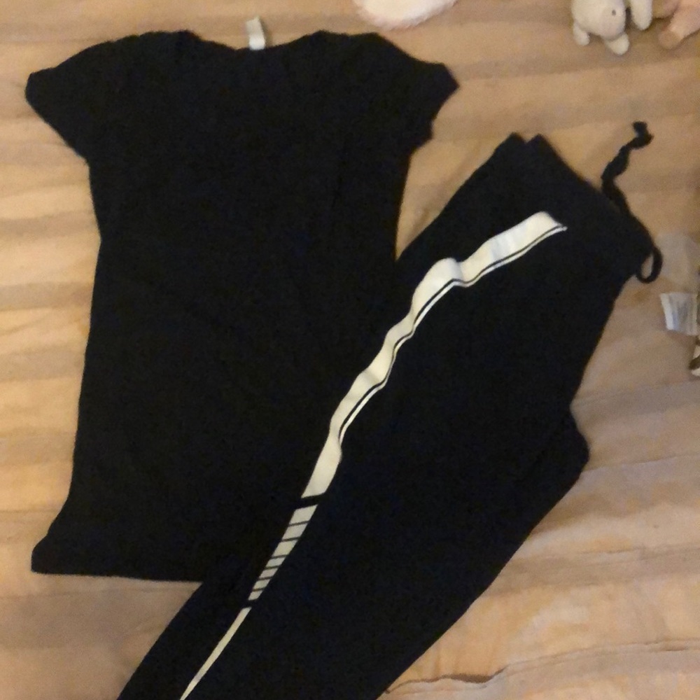 Ankle length leggings size small and top